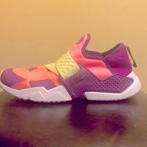 Nike athletic shoes in a very good condition, used   just  a few times